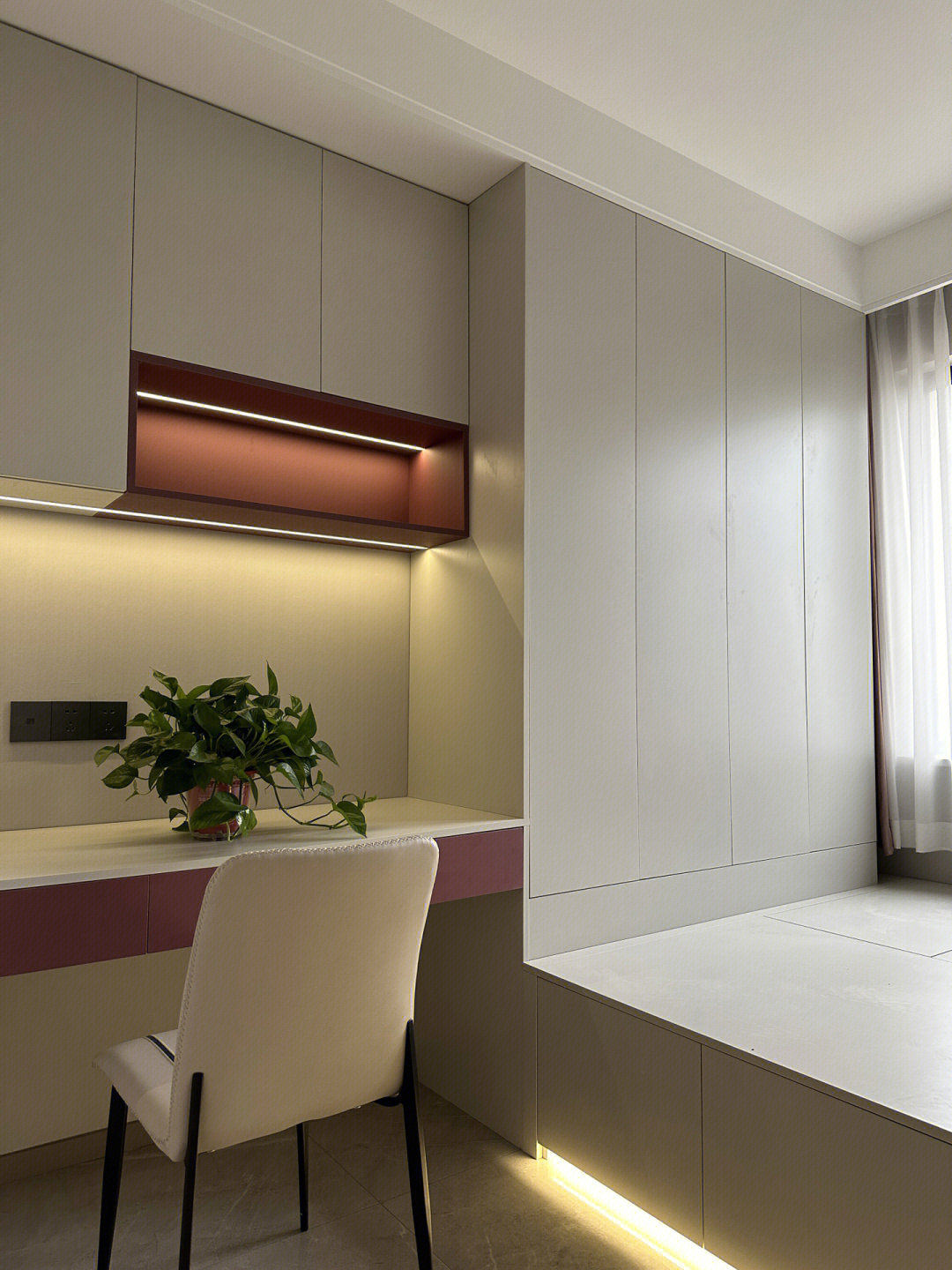 小戶型必看：榻榻米把 “睡、學、囤” 揉進 10㎡里